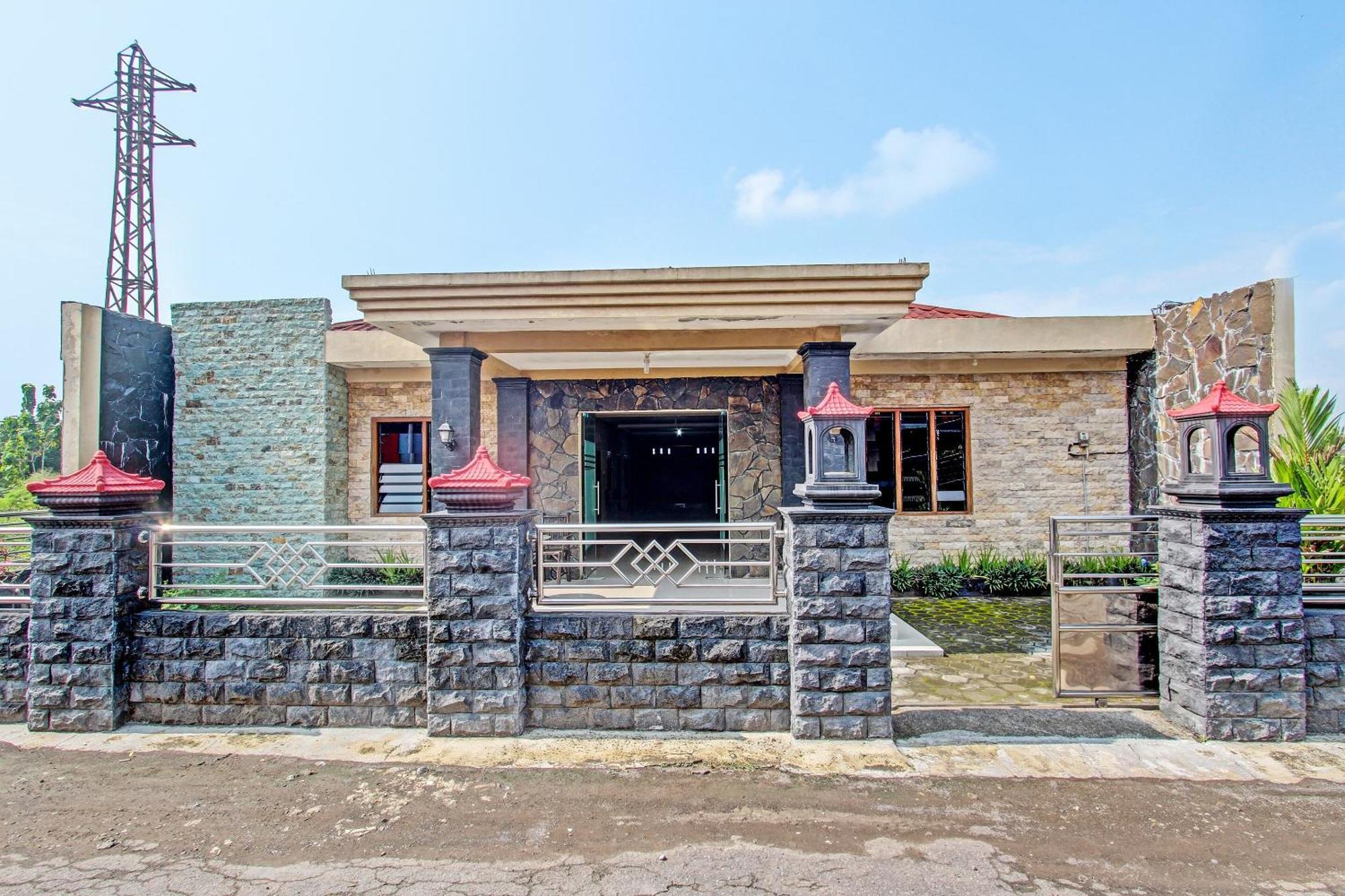 Oyo 91353 Hotel Surya Andesa Klaten Экстерьер фото