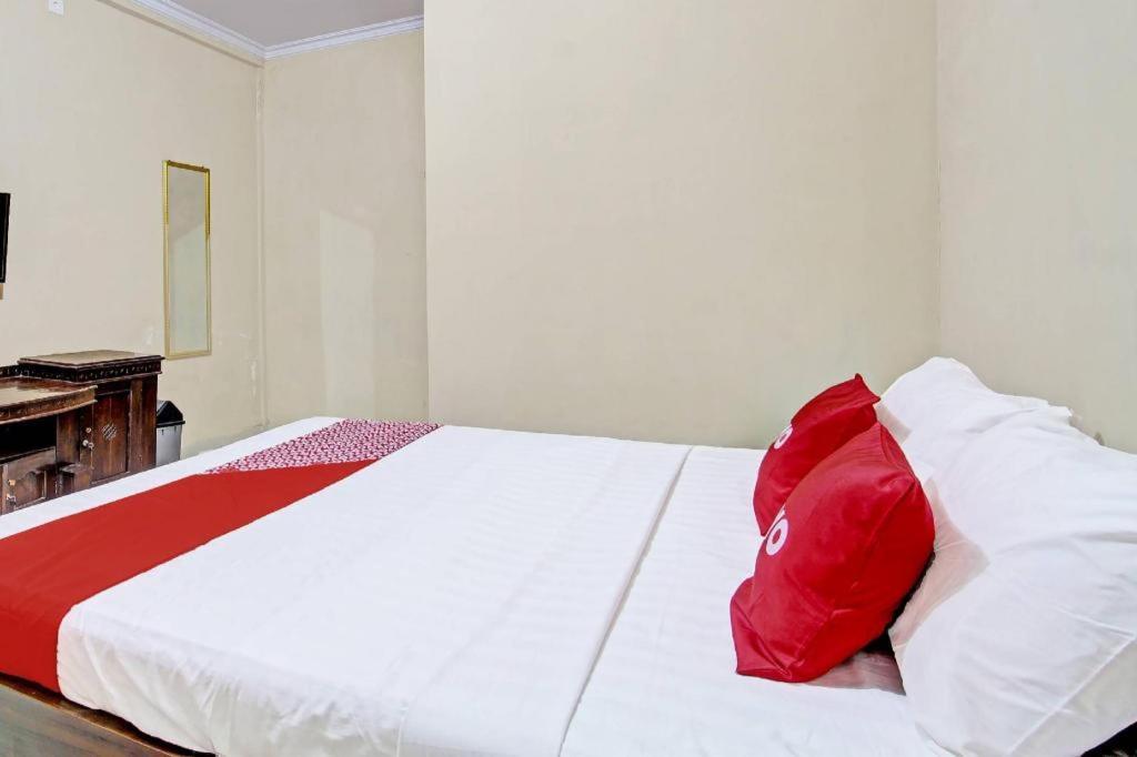 Oyo 91353 Hotel Surya Andesa Klaten Экстерьер фото